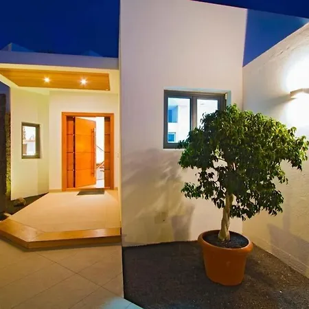 Sleeps 8 With Pool And Air Con فيلة بْوُرتو كاليرو